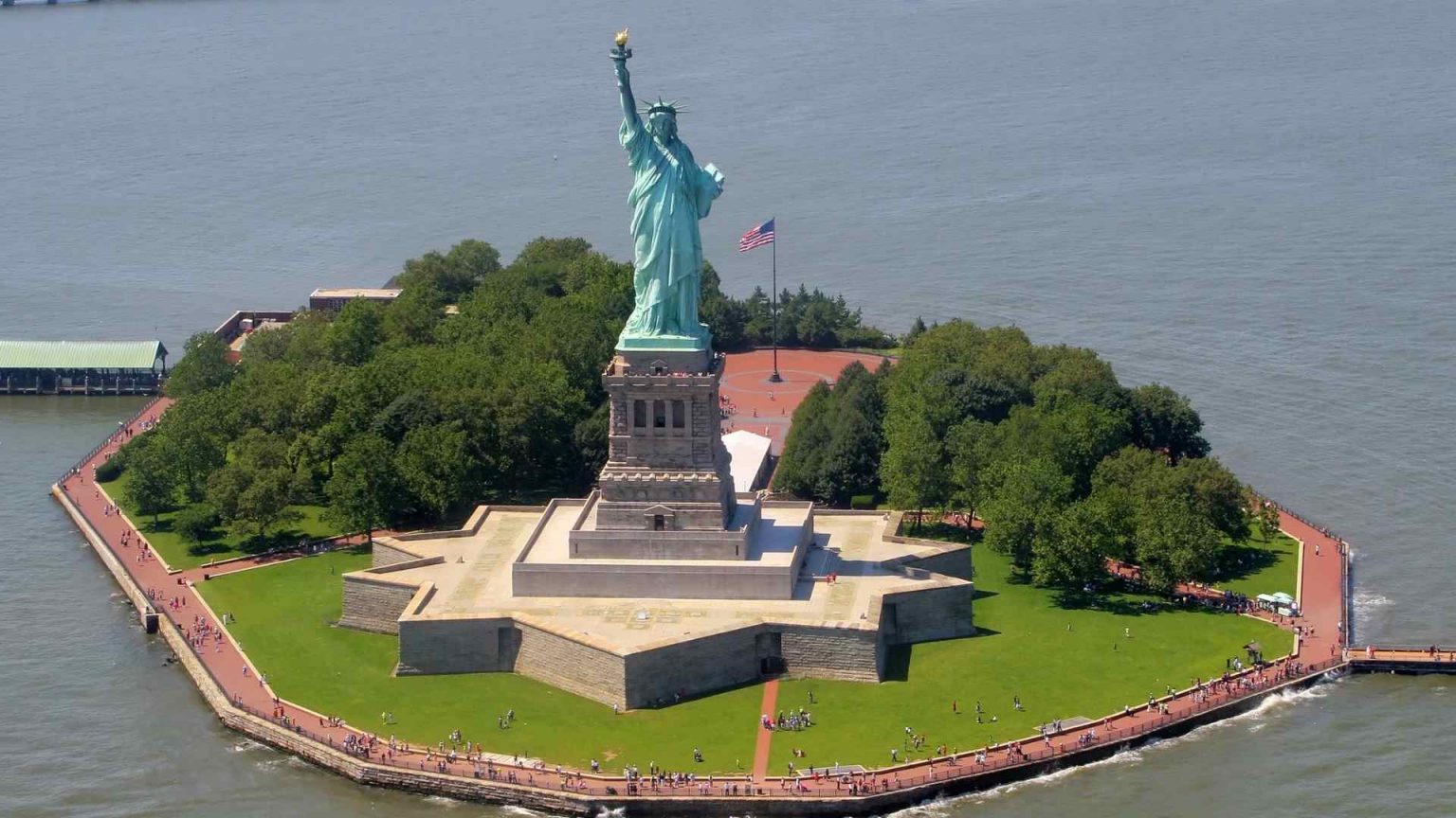 фото статуи свободы сверху