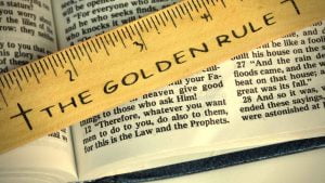 Lee más sobre el artículo Miércoles 27 de Octubre de 2021 | Matutina para Menores | ¿Dónde se encuentra la Regla de Oro en la Biblia?