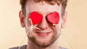 Lee más sobre el artículo Lunes 14 de Febrero de 2022 | Matutina para Adultos | ¿Es ciego el amor?